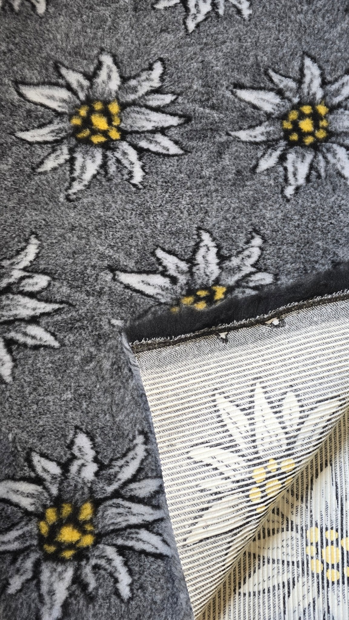 Chikko Qualität - Antirutsch Vetbed - Grau Weiß/Gelbe Blume - 150x100cm