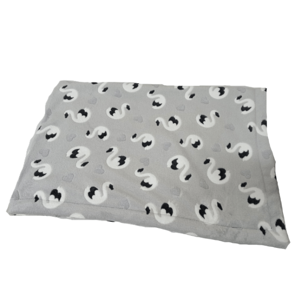 Komfortabel fleece plaid - til hunde og katte - Grå med svaner - 90x145 cm